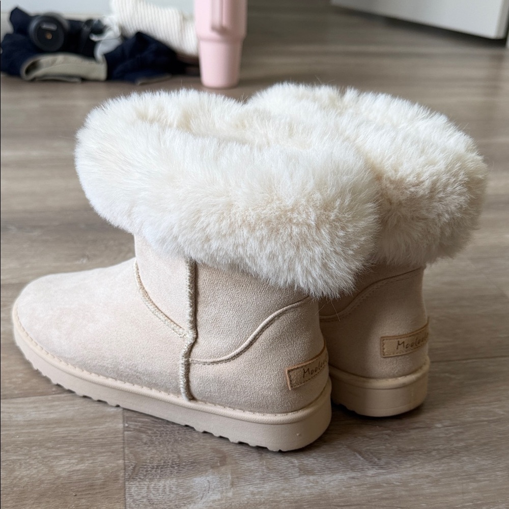 Mooloola Cozy Shearling Cuff Short Winter Boots - Cream